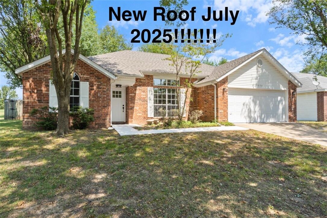 Property Photo:  1678 Oxford Place  AR 72764