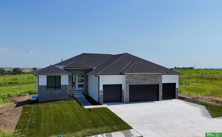 Property Photo:  5709 N 195th Street  NE 68022 