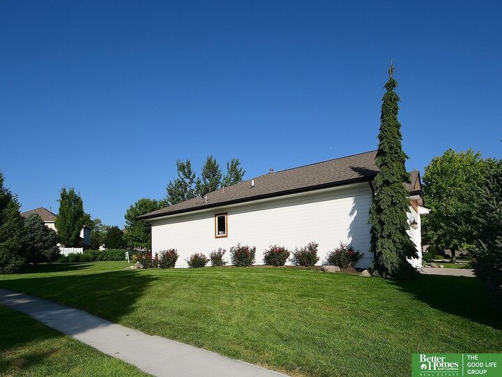 Property Photo: 10418 Spyglass Drive NE 68136