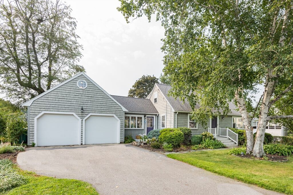 Property Photo:  7 Robinson Rd.  MA 01801 