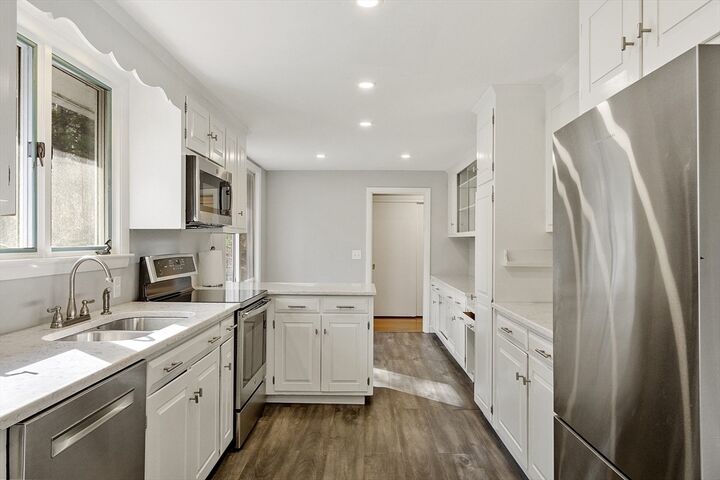 Property Photo:  21 Woodside Road  MA 01451 