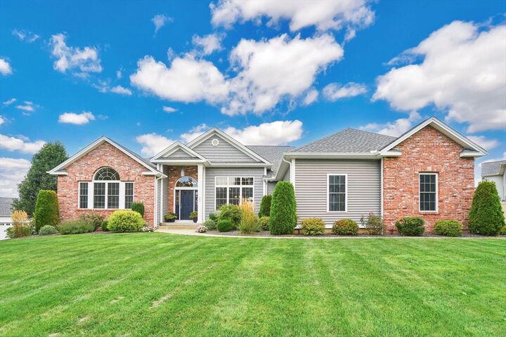 60 Farmington Cir  Agawam MA 01030 photo