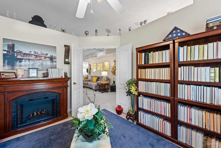 Property Photo:  2424 Pineneedle Dr  FL 32566 