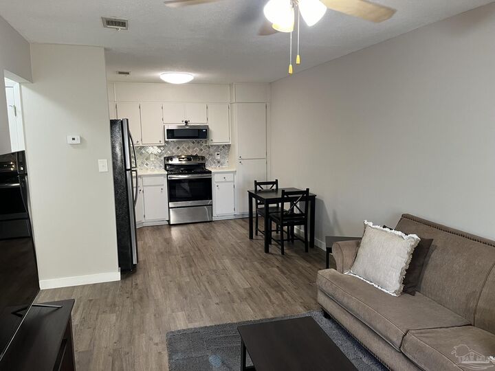 Property Photo:  1271 Redwood Ln 230 E  FL 32563 