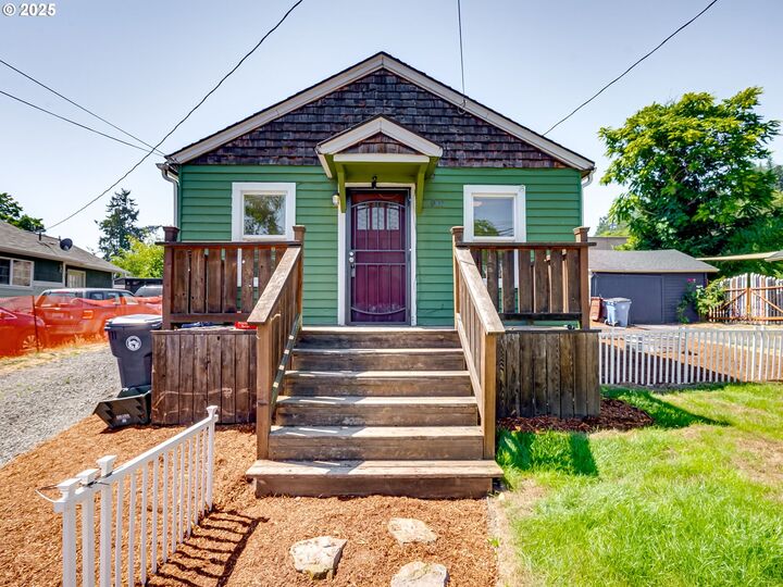 Property Photo:  907 NW Greeley St  WA 98607 