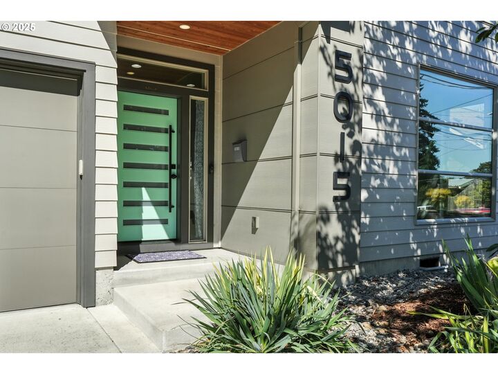 Property Photo:  5015 NE 48th Ave  OR 97218 