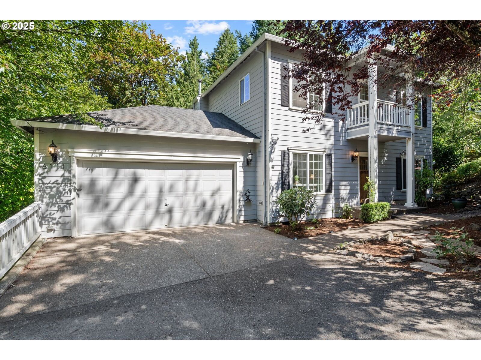 Property Photo:  6111 SW Lesser Way  OR 97219 