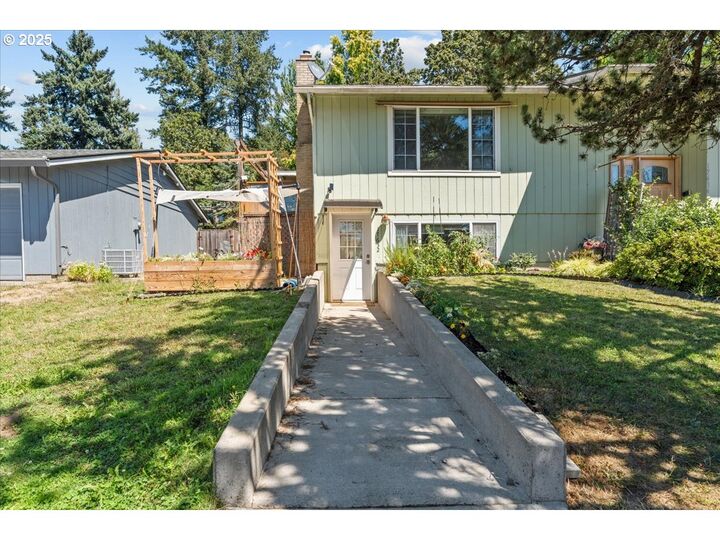 Property Photo:  17634 SE Crystal Ln  OR 97267 