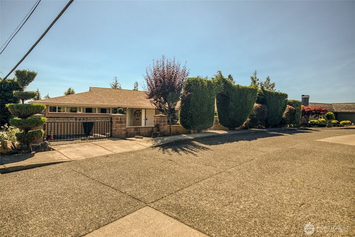 Property Photo:  1432  Bel Aire  WA 98520 