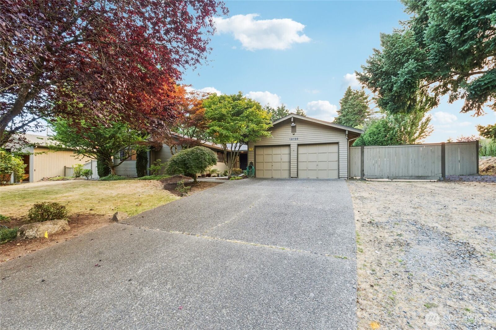 Property Photo:  19125  121st Place SE  WA 98058 