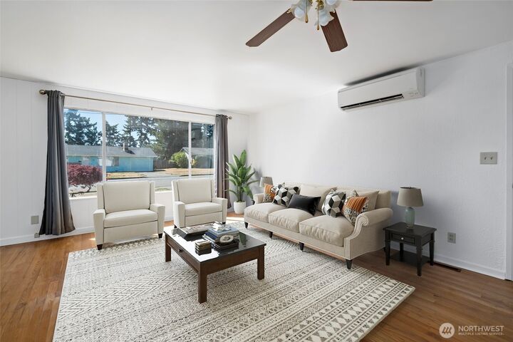 Property Photo:  88 SW 8th Avenue  WA 98277 