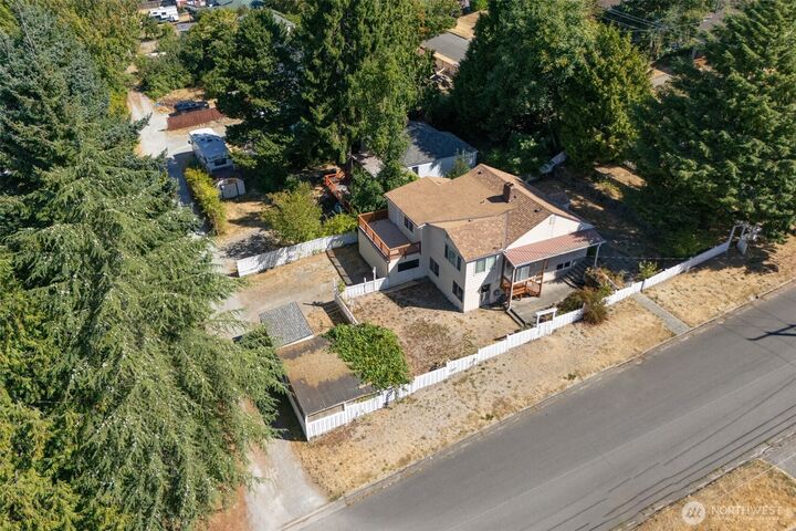 10471  6th Avenue SW  Seattle WA 98146 photo