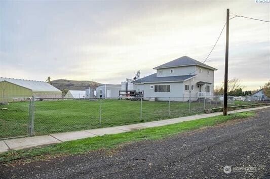 Property Photo:  304 E Second Street  WA 99348 
