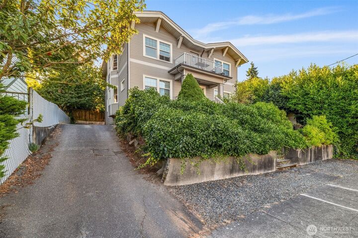 Property Photo:  4322  5th Avenue NW  WA 98107 