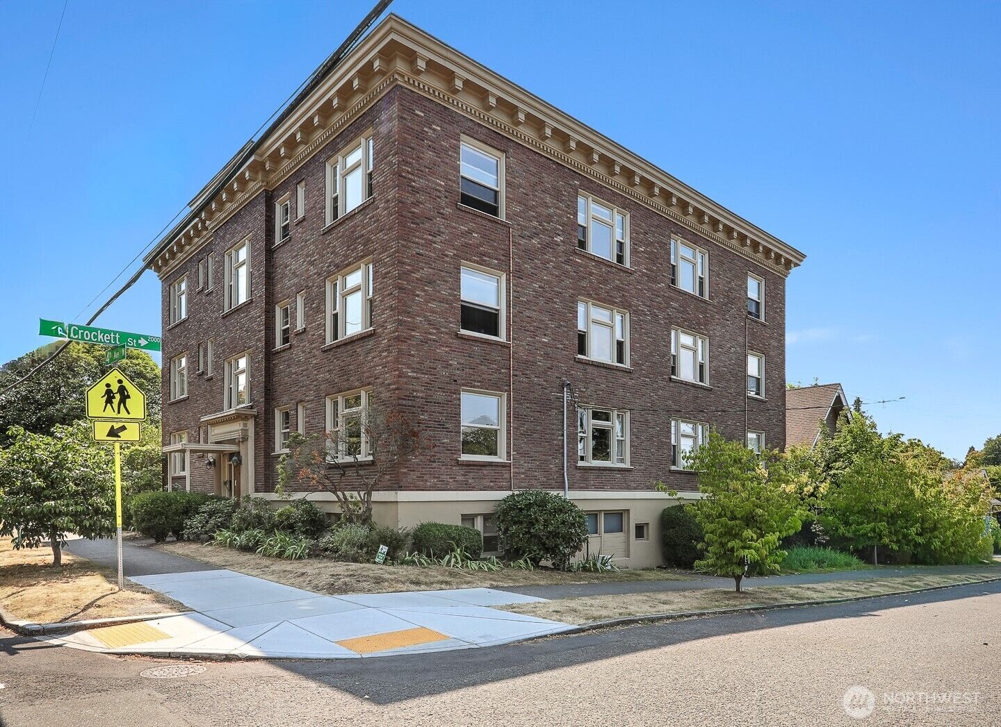 Property Photo:  2021  4th Avenue N 1  WA 98109 