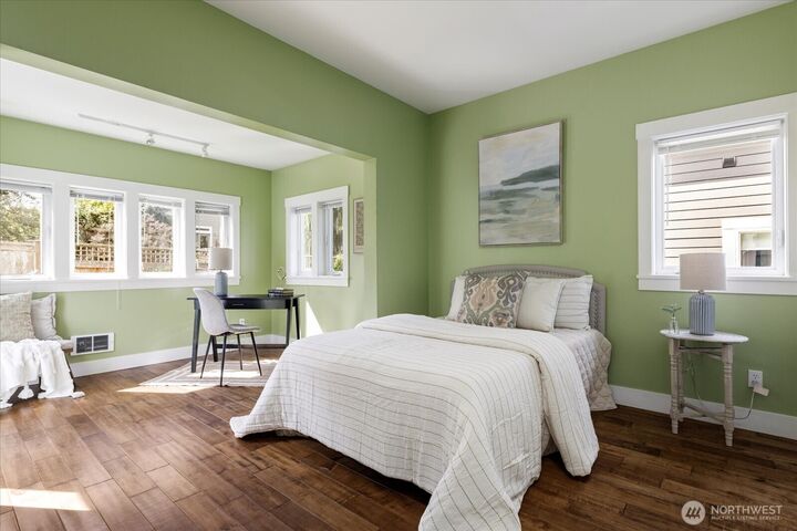 Property Photo:  506 NW Krueger Street D  WA 98239 