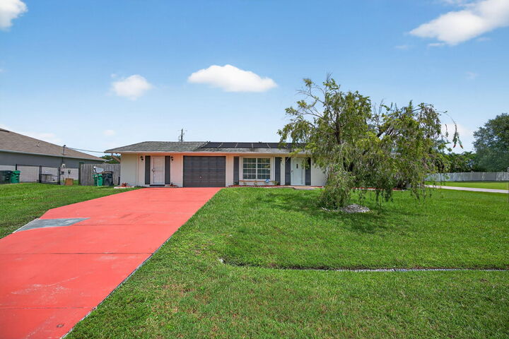 Property Photo:  505 SW Lakehurst Drive  FL 34983 