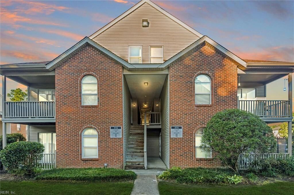 Property Photo: 516 Thorncliff Dr 201 VA 23608