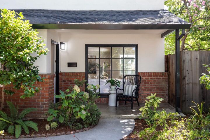 Property Photo:  1494 Kings Lane  CA 94303 