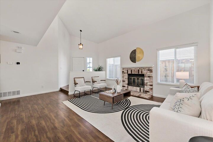 Property Photo: 2914 Creek Point Drive CA 95133