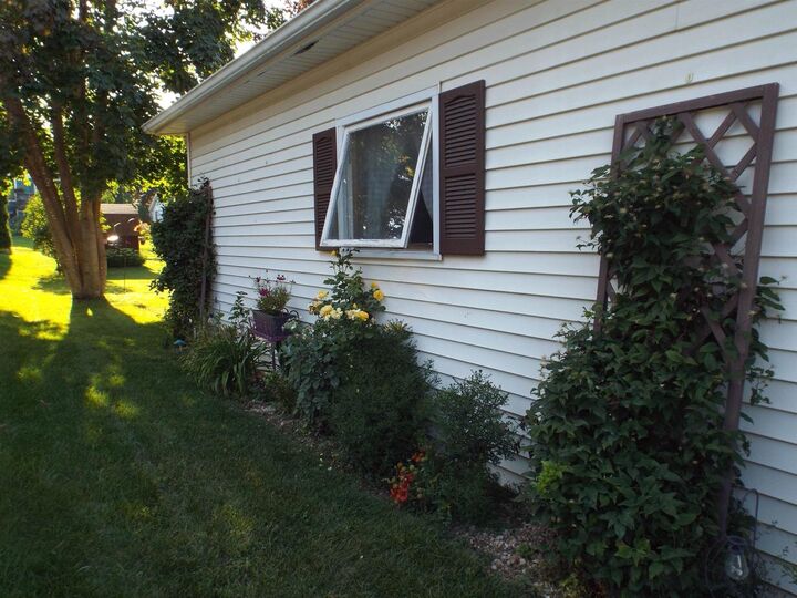 Property Photo:  534 Hamburg Street  WI 54971 