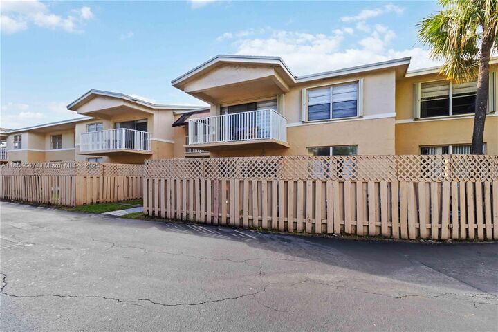 Property Photo: 4140 NW 79th Ave 1B FL 33166