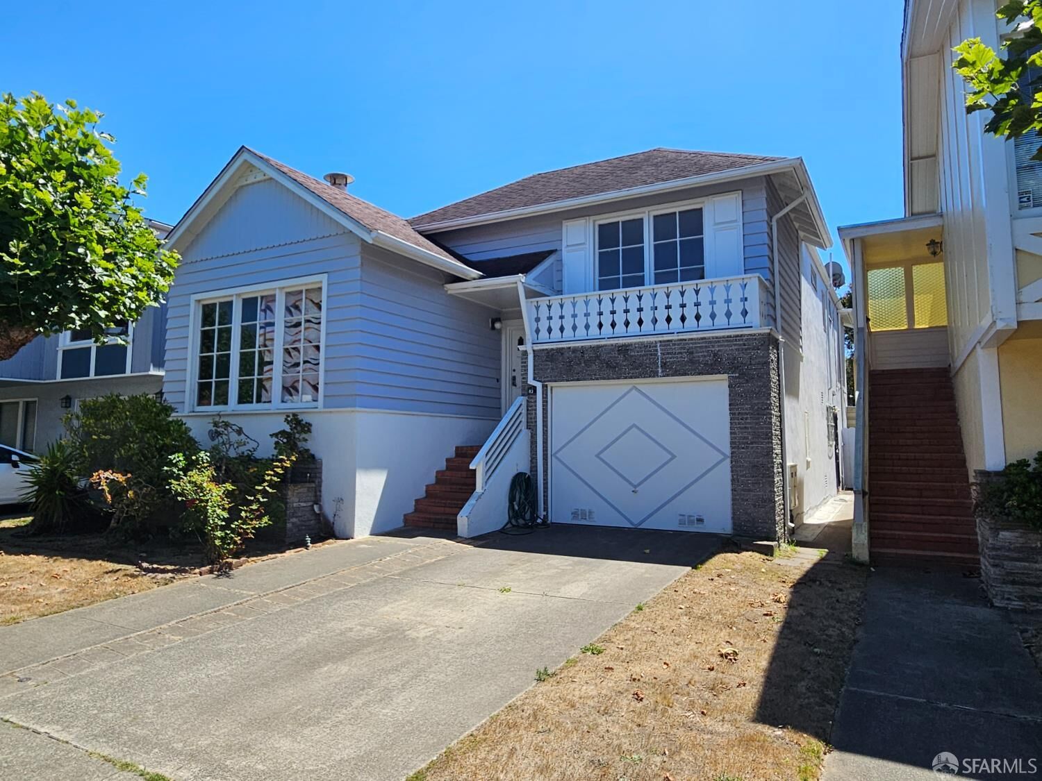 Property Photo:  83 Parkside Avenue  CA 94015 
