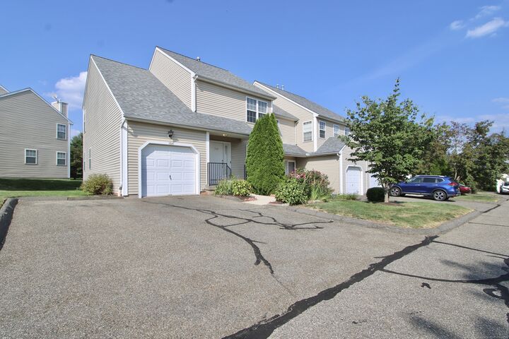 Property Photo: 704 Gray Fox Lane 704 CT 06067