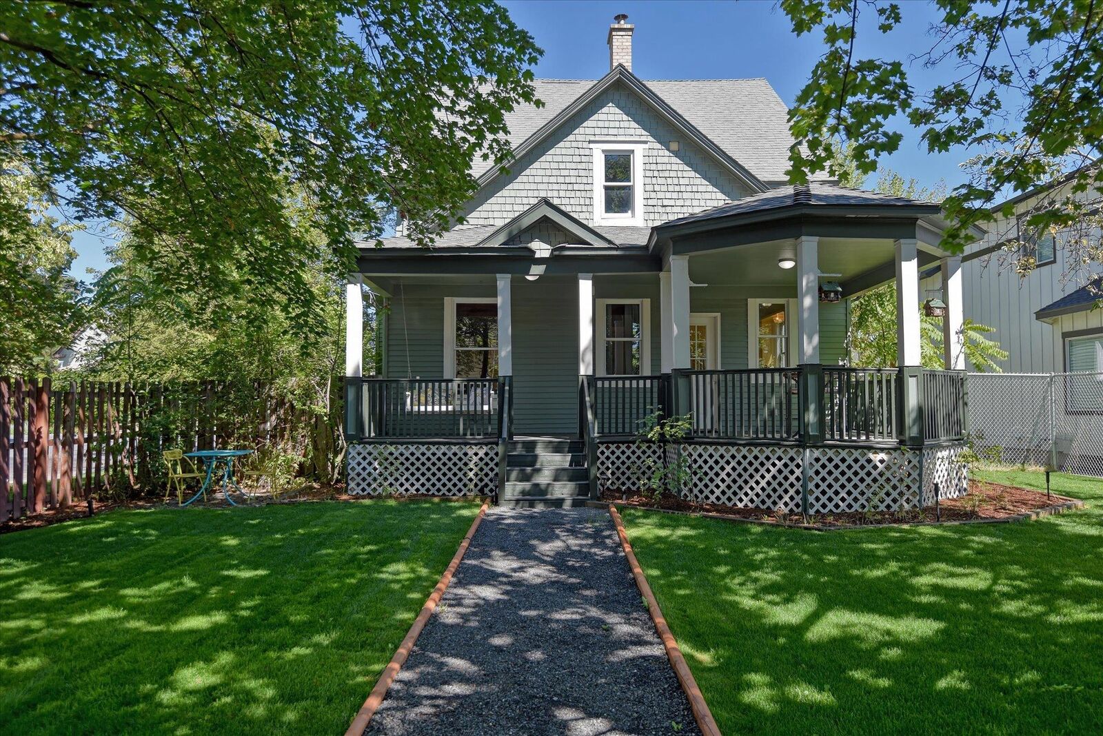 Property Photo:  802 E Indiana Ave  WA 99207 