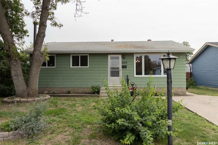 823 Steeves Avenue  Saskatoon SK S7L 5N2 photo