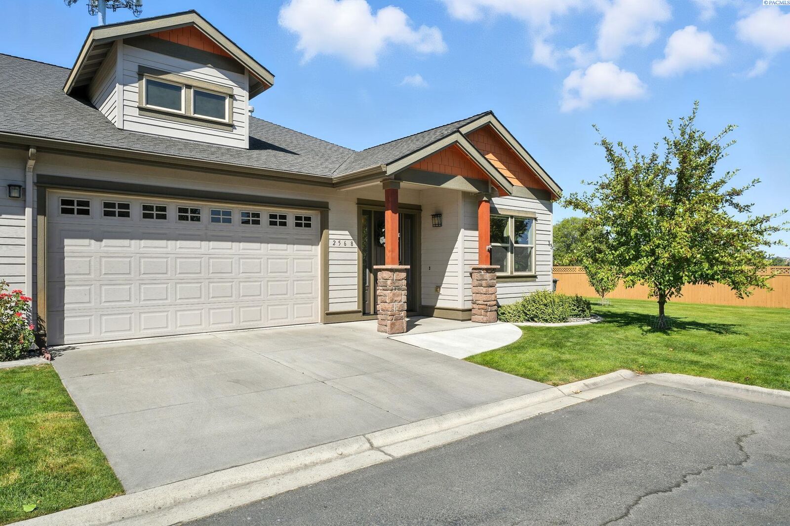 Property Photo:  2568 Lavender Ct  WA 99354 