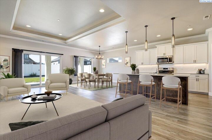 Property Photo:  4801 White Dr  WA 99352 