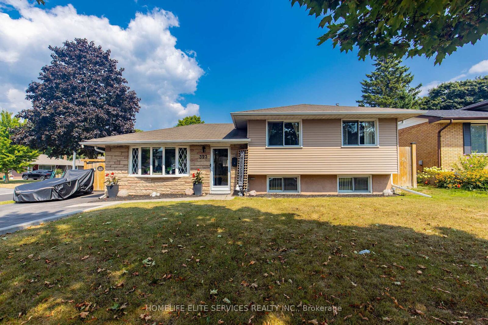 Property Photo:  323 Central Pk Boulevard N  ON L1G 5Z5 