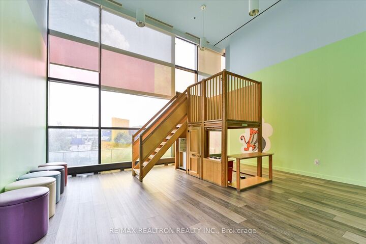 Property Photo:  15 Singer Court 1110  ON M2K 0B4 