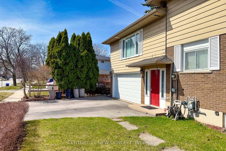 Property Photo:  214 Vance Drive  ON L6L 3K9 