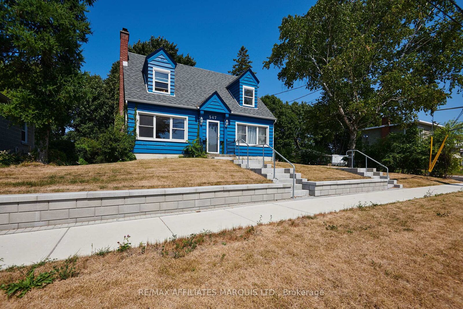 Property Photo:  547 Fifth Street E  ON K6H 2M6