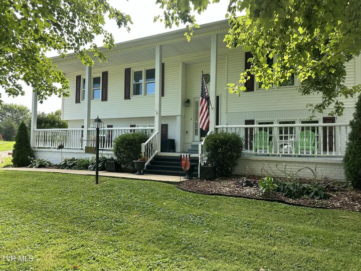 Property Photo: 1 Windsor Court TN 37601