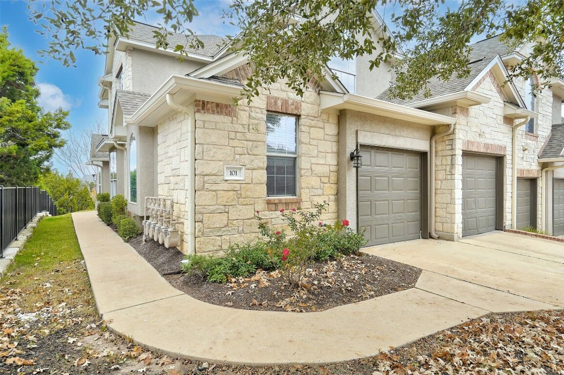 Property Photo:  101 Aria Ridge 901  TX 78738 