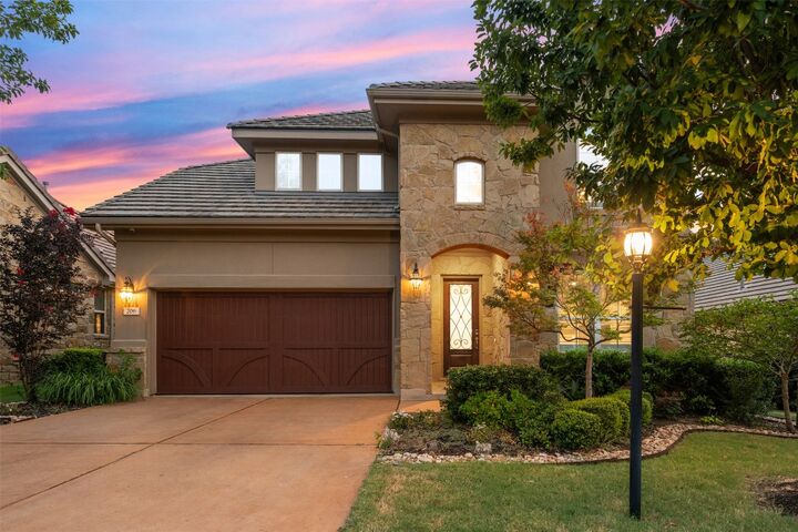 Property Photo: 206 Maxwell Way TX 78738