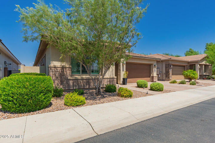 Property Photo: 2830 E Crest Lane AZ 85050
