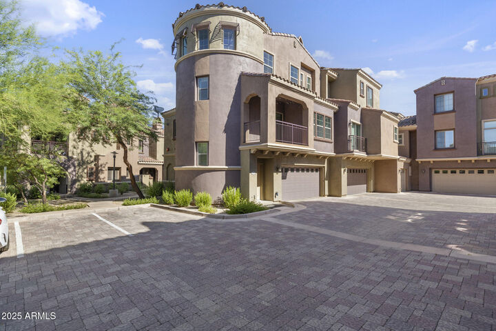 Property Photo:  3935 E Rough Rider Road 1308  AZ 85050