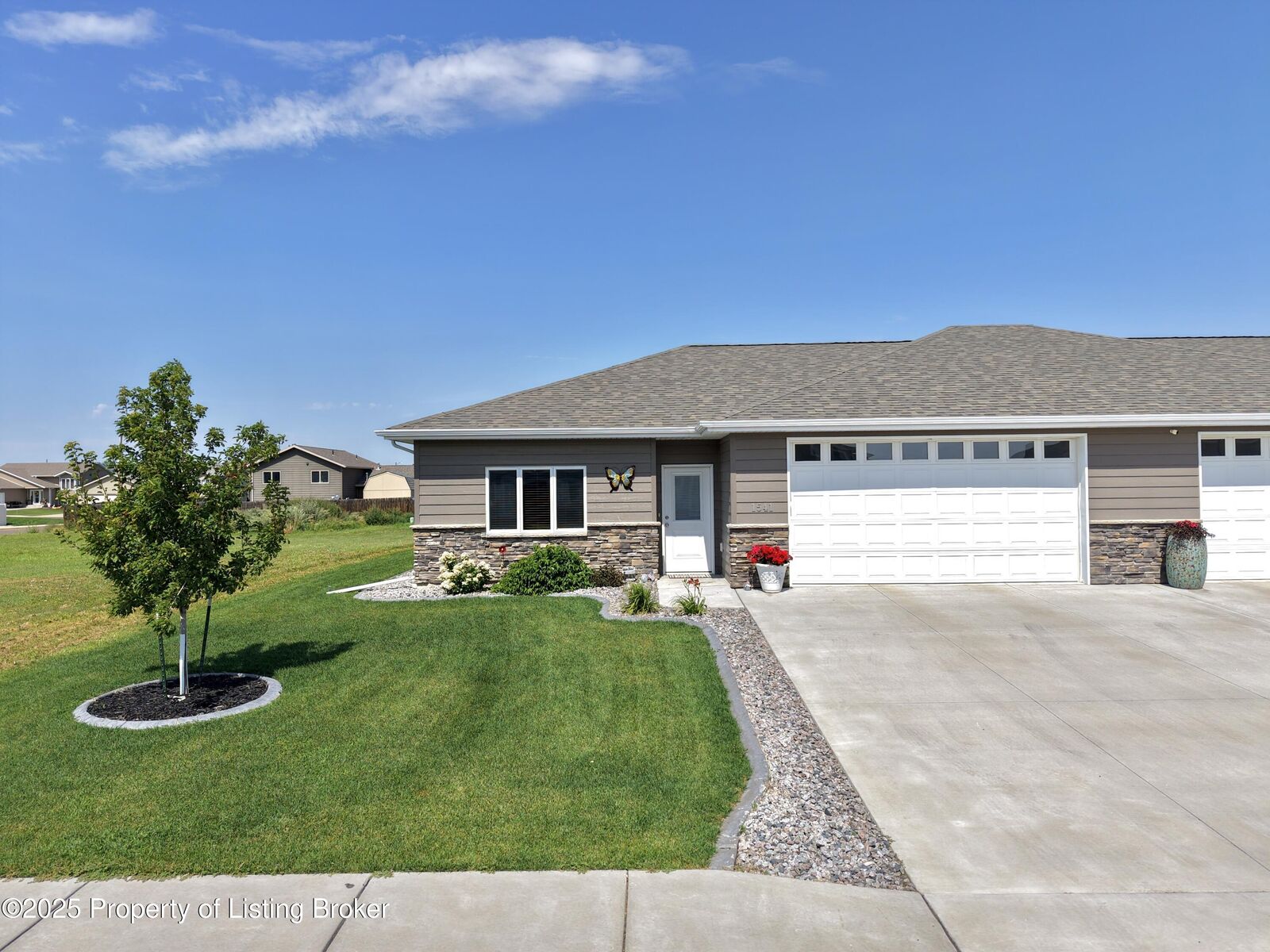 Property Photo: 1541 Lincoln St ND 58601