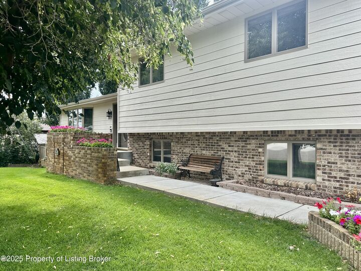 Property Photo: 1871 10th Avenue W ND 58601