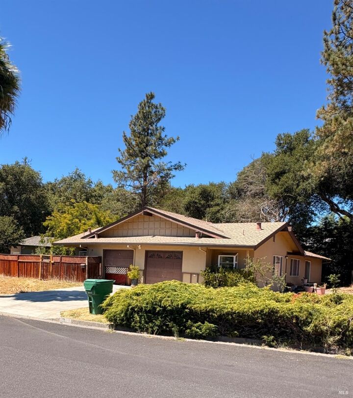 Property Photo:  441 443 Pheasant Lane  CA 95403 