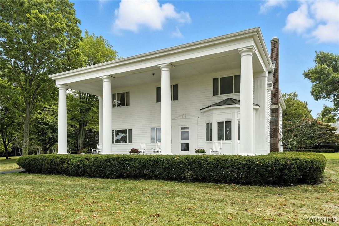 Property Photo:  4261 Lake Shore Road  NY 14075 