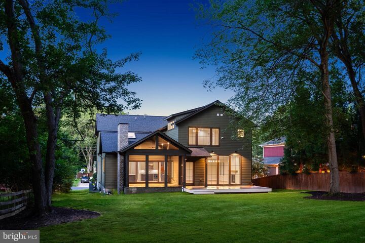 Property Photo:  609 Meadow Lane SW  VA 22180 
