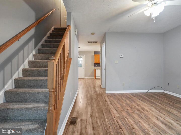 Property Photo:  462 Cherrydale Avenue  VA 22630 