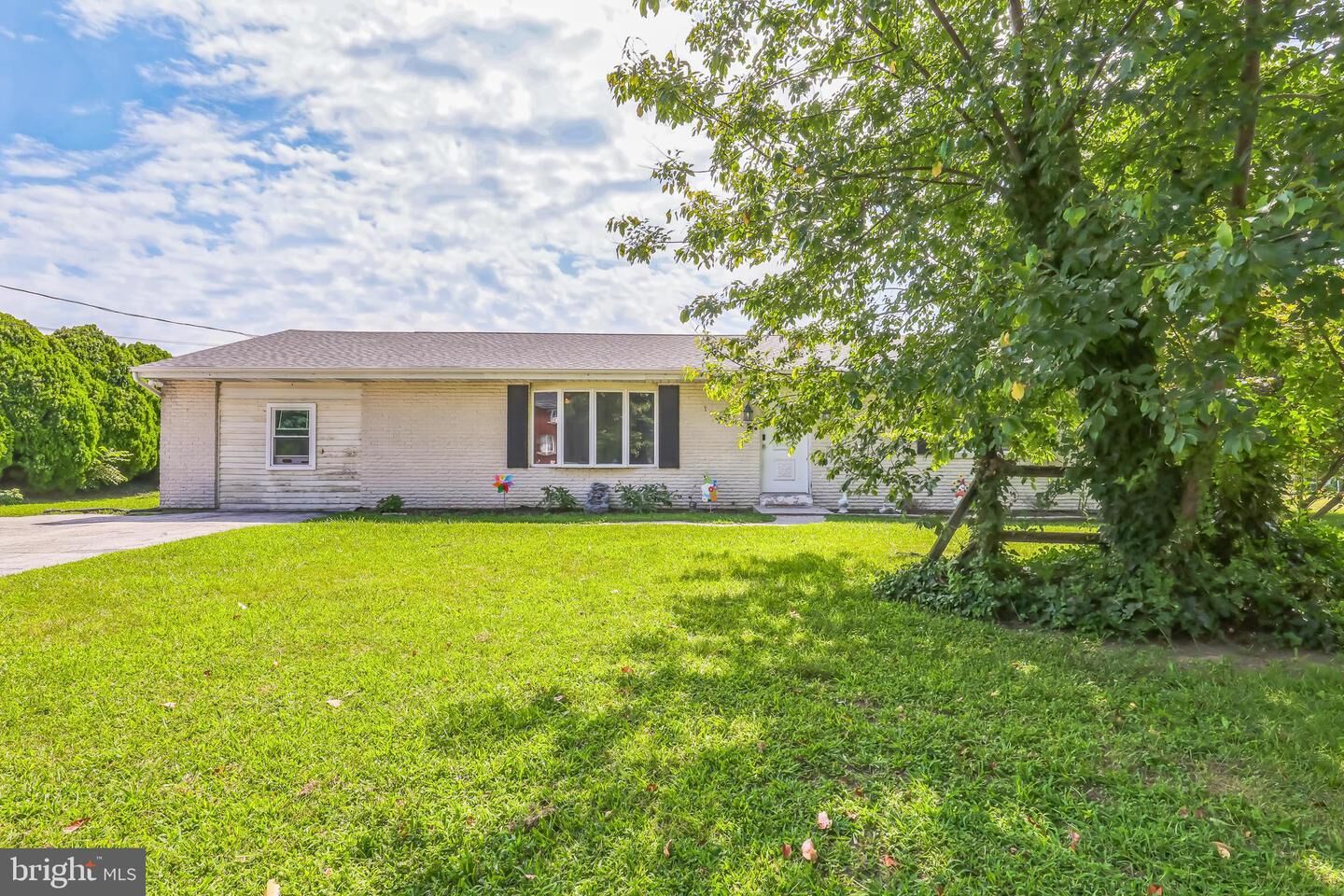 Property Photo:  311 Pine Street  NJ 08069 