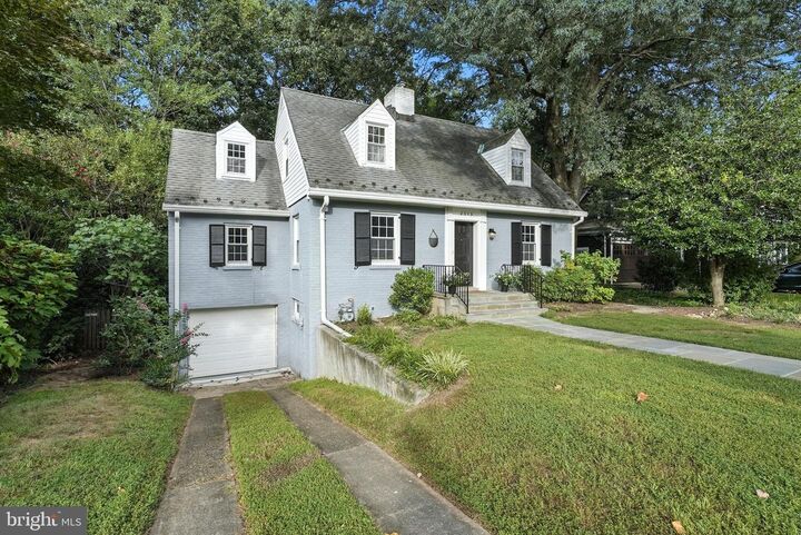 Property Photo: 2313 N Wakefield Street VA 22207