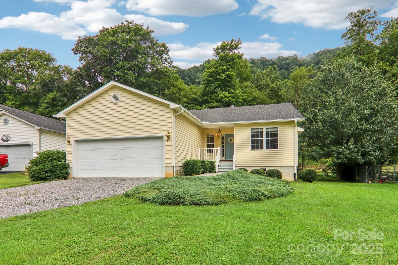 Property Photo:  118 Whitewater Drive  NC 28751 